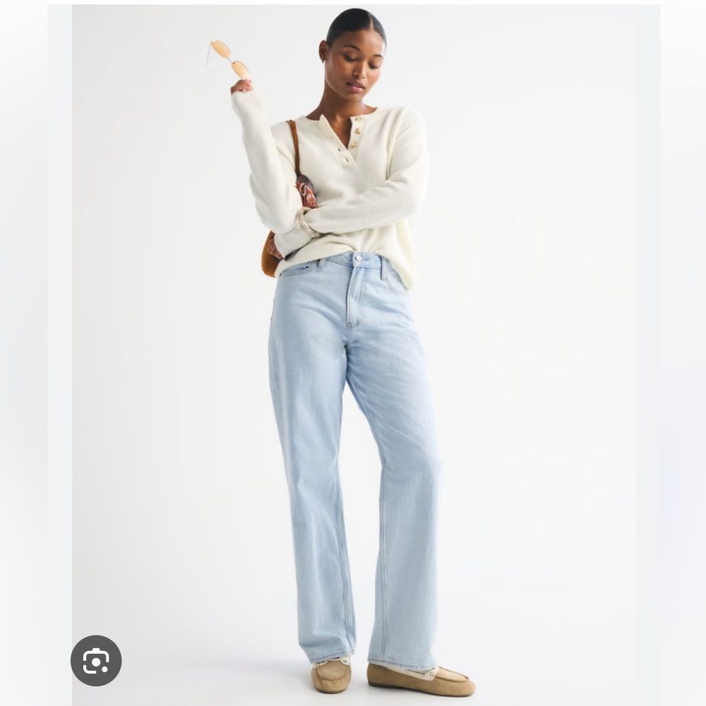 Abercrombie High Rise Loose Jeans, Light Wash, 24